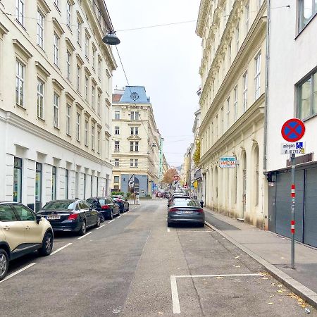 Elegant Suite Altes Akh Vienna Exterior photo